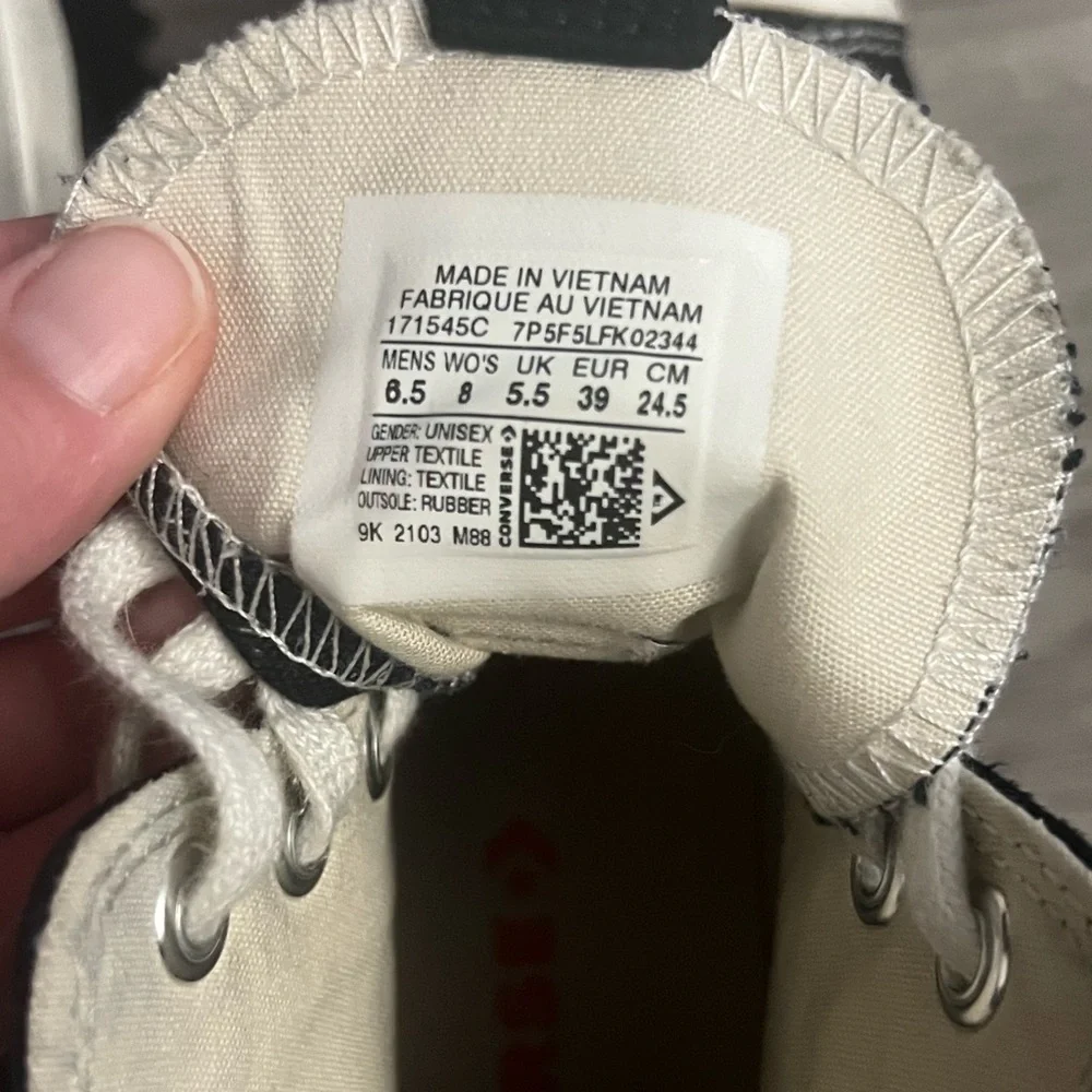 SOLD Converse Run Star Motion Black White Gum - Picture 4 of 5